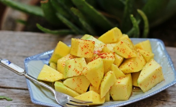 cach-lam-xoai-lac-15 Cách Làm Xoài Lắc Ngon Ngọt Chua Cay Chảy Nước Miếng Đang Gây Bão Hấp Dẫn Các Bạn Trẻ