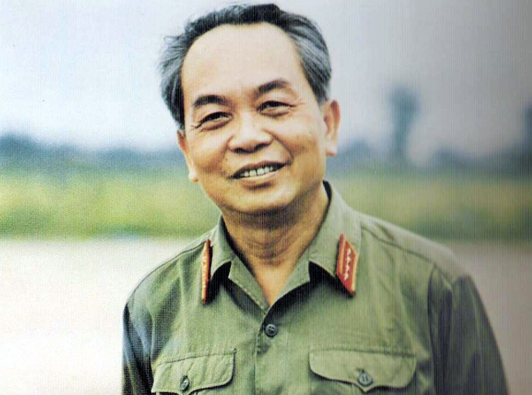 Vị đại tướng đầu tiên của việt Nam là ai ?